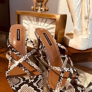 BCBG MAXAZRIA Snakeskin Patterned Heels
